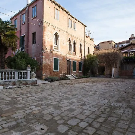 Ca' Della Corte Flats דירה