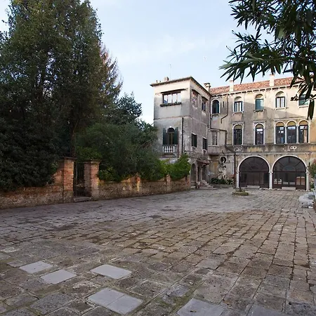 Ca' Della Corte Flats דירה *