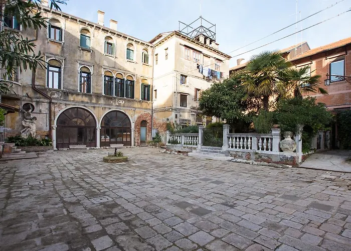 Ca' Della Corte Flats * Velence